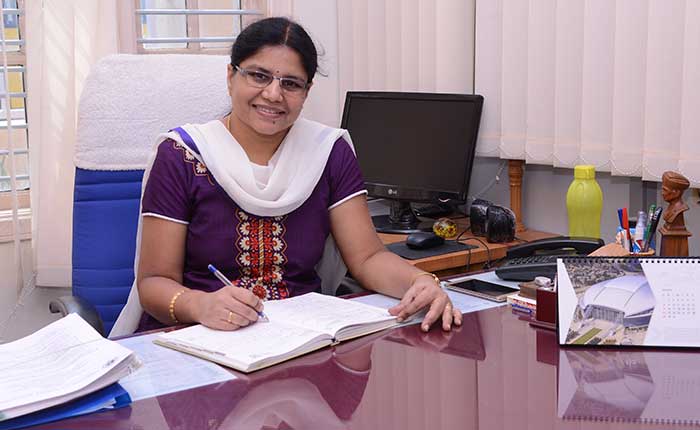 Mrs Kalaivani VLS International School